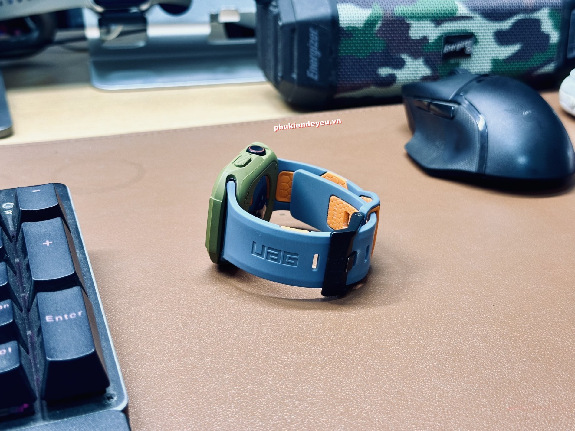 3_spigen_rugged_armor_apple_watch_8809640254215