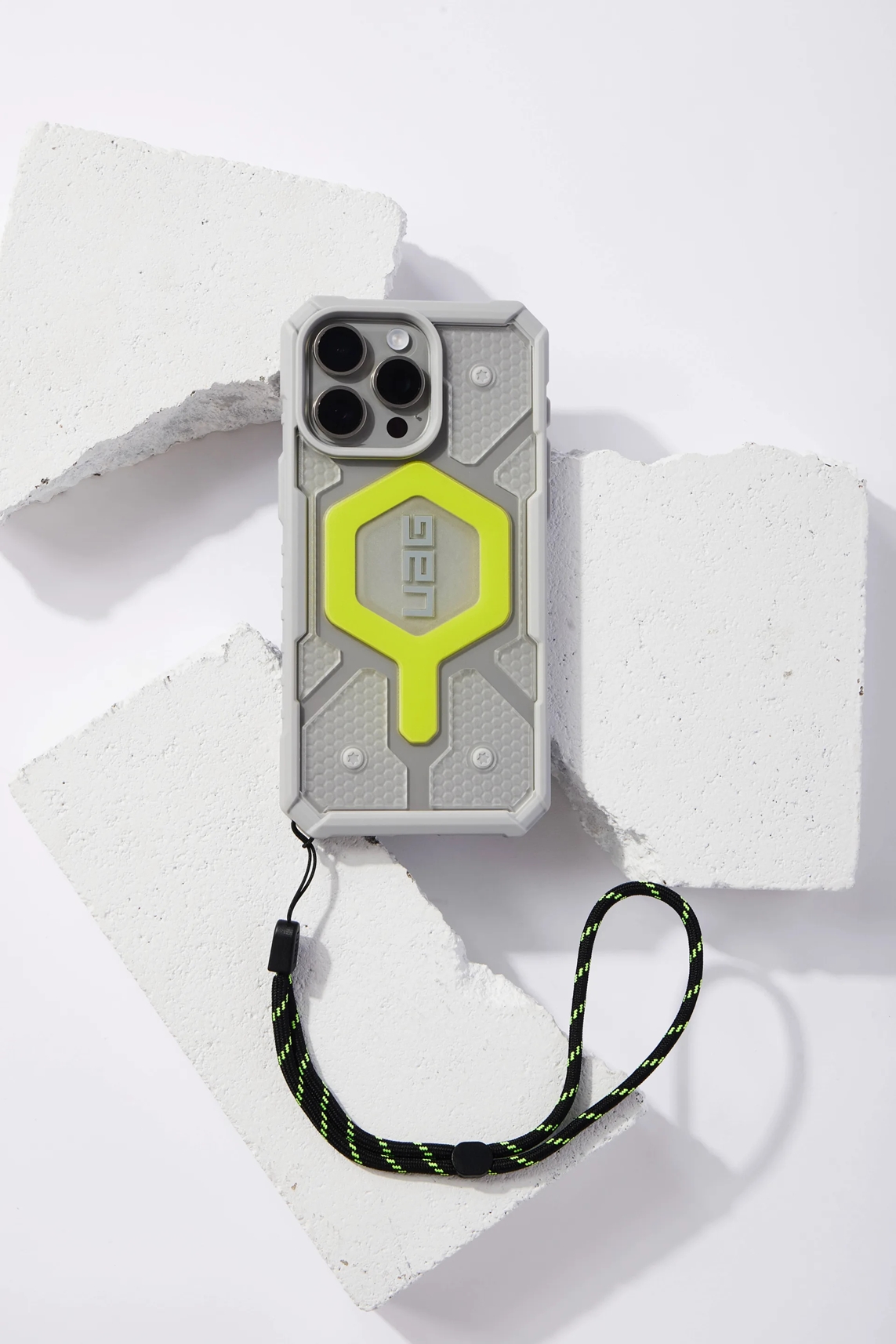 uag_adjustable_paracord_phone_lanyard_17