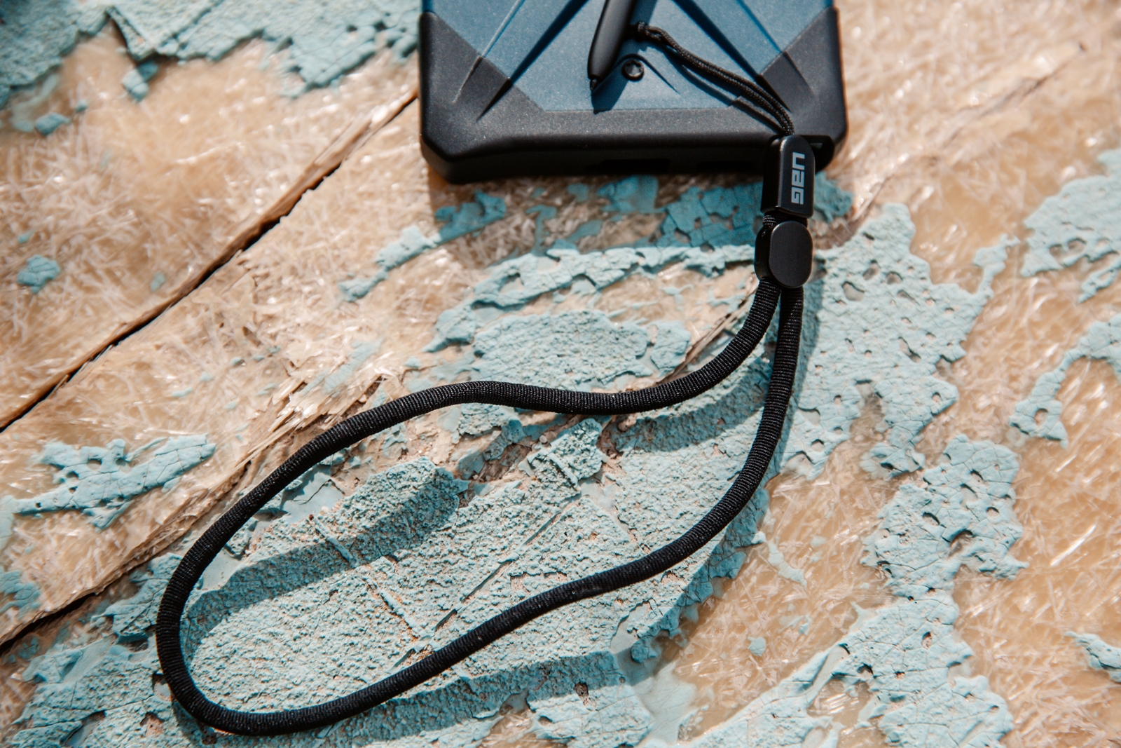 uag_adjustable_paracord_phone_lanyard_9