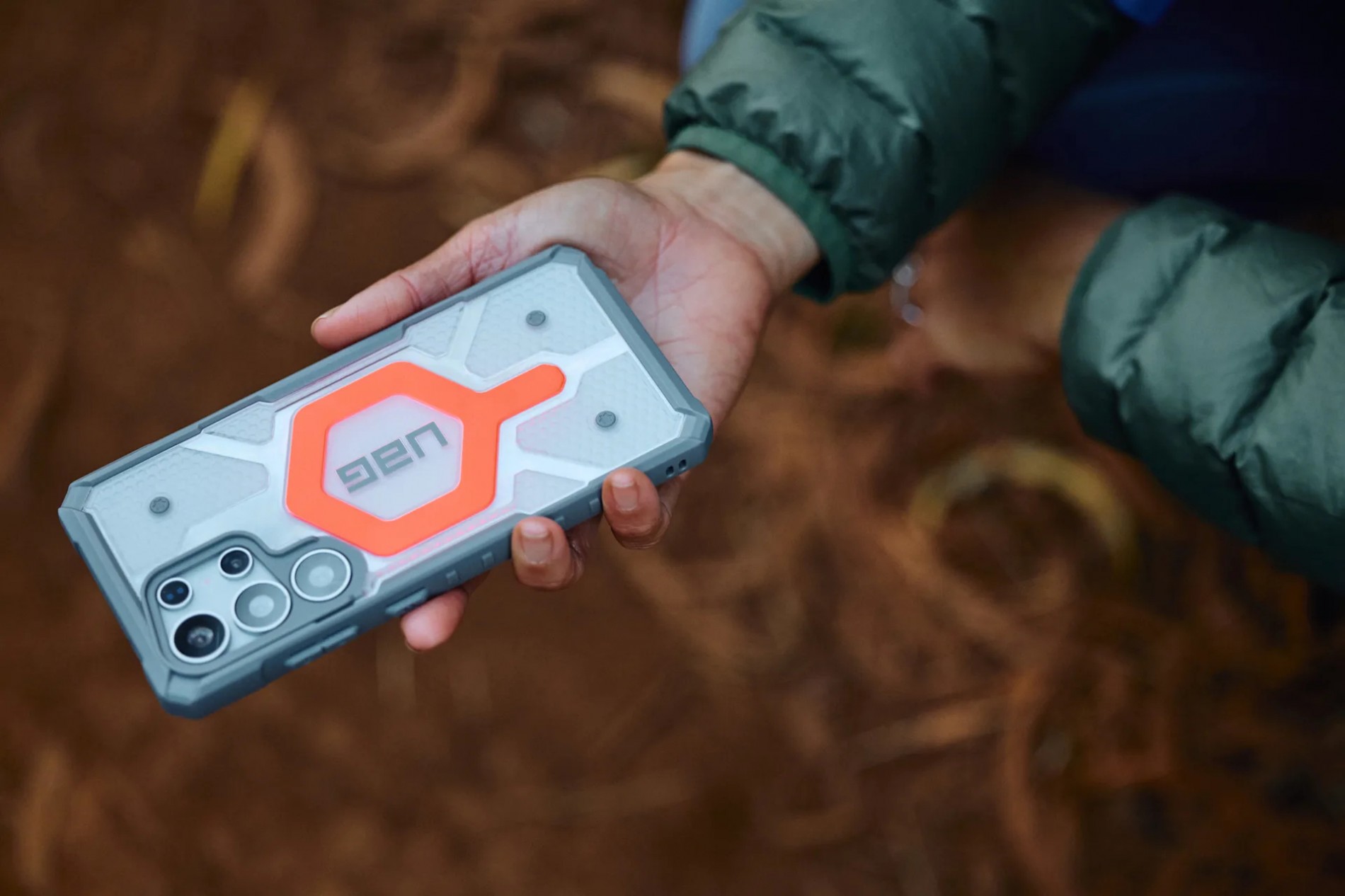 1_uag_pathfinder_clear_active_lava_samsung_s25_ultra
