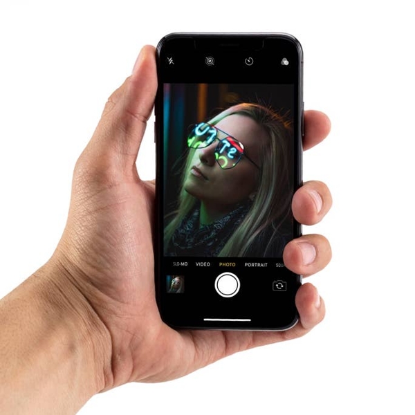 invisibleshield_glass_plus_visionguard_cho_iphone_12