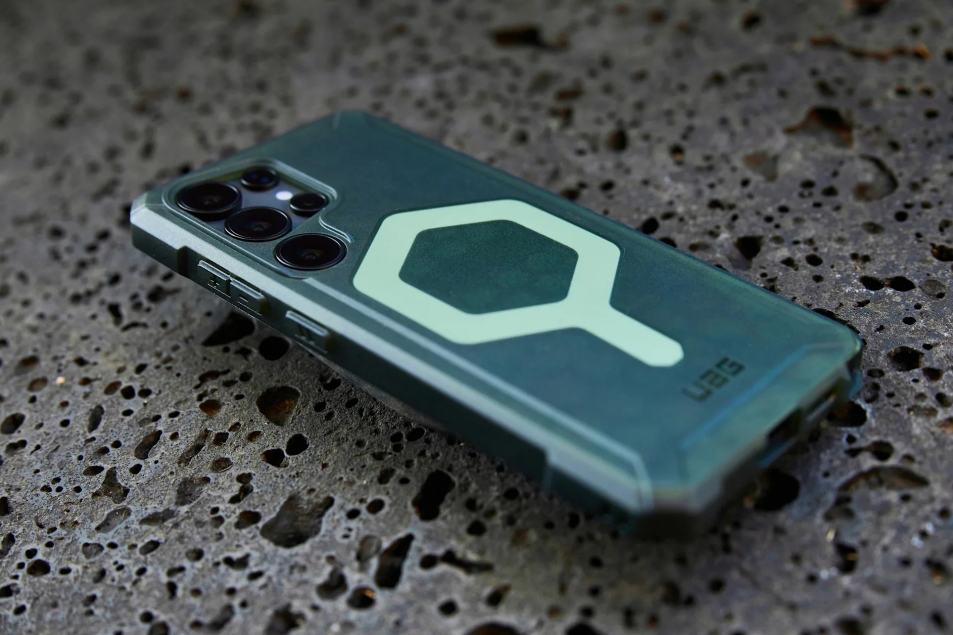 3_uag_essential_armor_samsung_galaxy_s25_ultra_s25_plus_s25